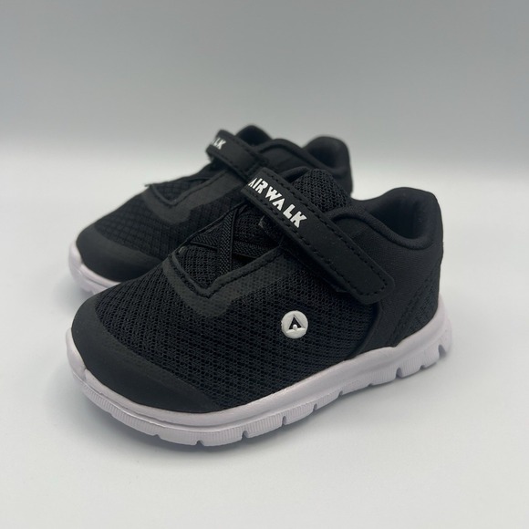 Airwalk Gusto Cross Trainer Black Slip On Strap Shoes - Baby Toddler Size 4 NEW - Picture 2 of 8